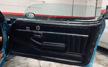 Chevrolet-Camaro-1981-Coupe-17