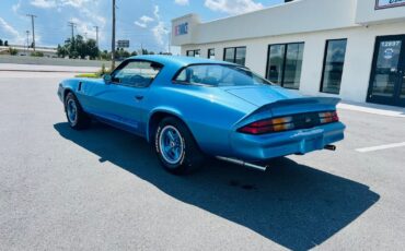 Chevrolet-Camaro-1981-Coupe-2