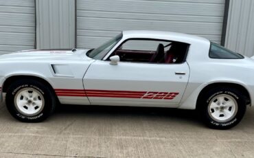 Chevrolet-Camaro-1981-Coupe-2