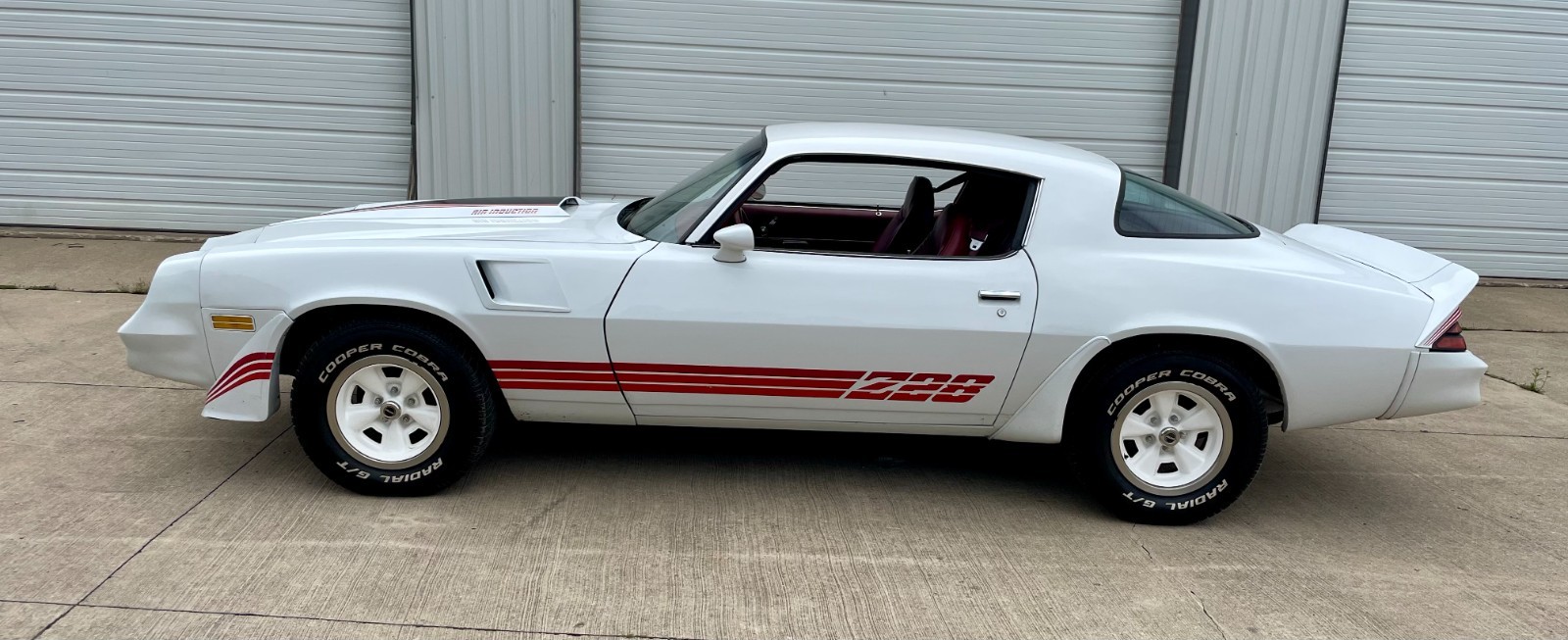 Chevrolet-Camaro-1981-Coupe-2