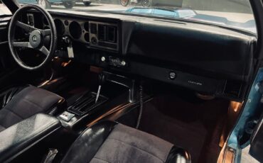 Chevrolet-Camaro-1981-Coupe-20