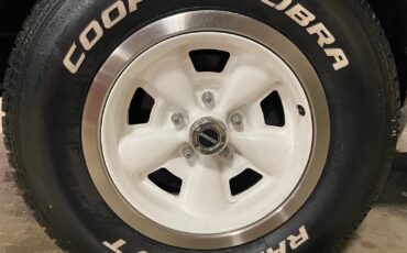Chevrolet-Camaro-1981-Coupe-22