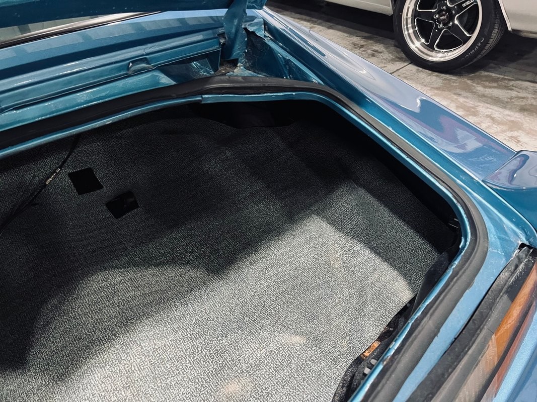 Chevrolet-Camaro-1981-Coupe-26