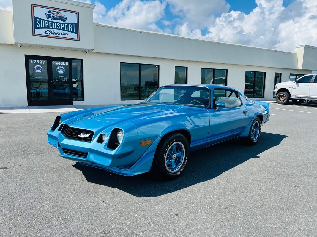 Chevrolet-Camaro-1981-Coupe
