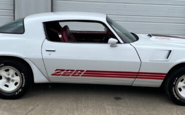 Chevrolet-Camaro-1981-Coupe-5