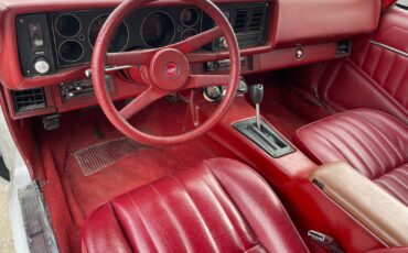 Chevrolet-Camaro-1981-Coupe-9