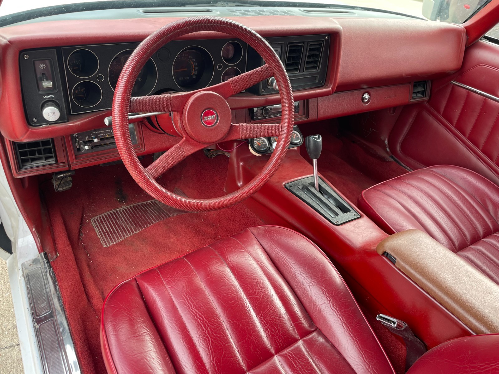Chevrolet-Camaro-1981-Coupe-9