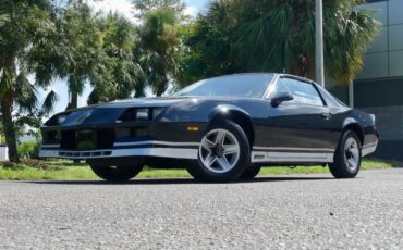 Chevrolet-Camaro-1983-Black-Gray-28