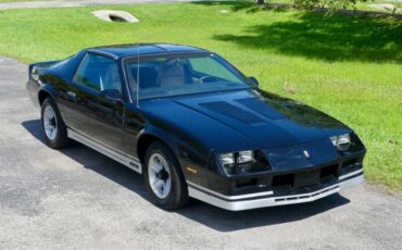 Chevrolet-Camaro-1983-Black-Gray-35