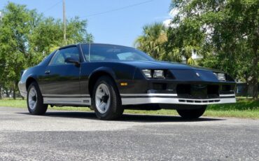 Chevrolet-Camaro-1983-Black-Gray-36