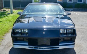 Chevrolet-Camaro-1983-Black-Gray-38