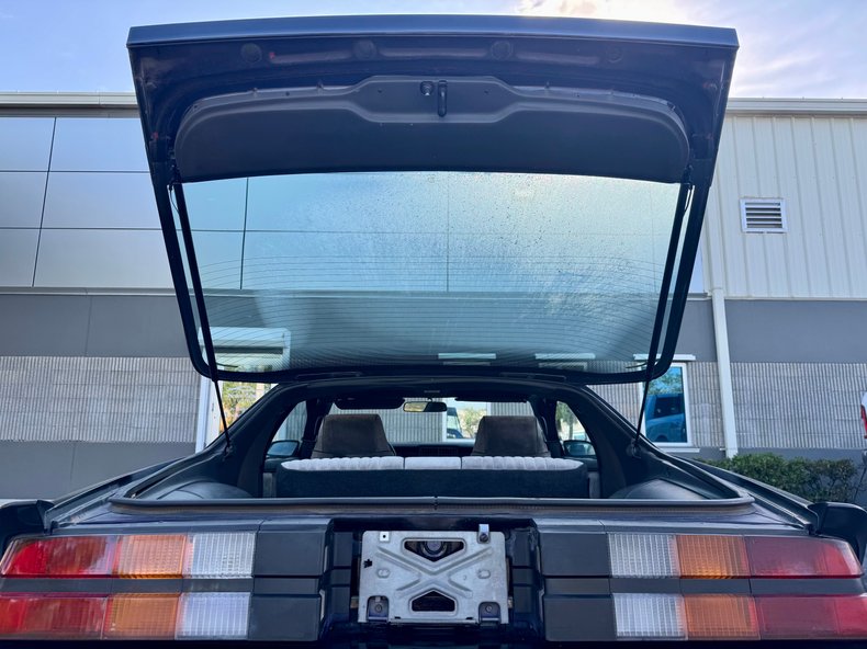 Chevrolet-Camaro-1983-Black-Gray-49