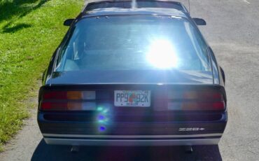 Chevrolet-Camaro-1983-Black-Gray-6