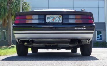 Chevrolet-Camaro-1983-Black-Gray-7