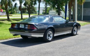 Chevrolet-Camaro-1983-Black-Gray-8