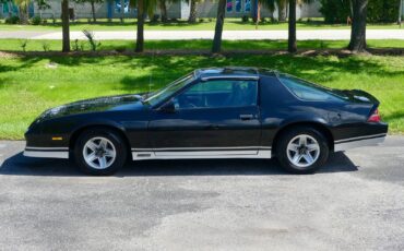 Chevrolet-Camaro-1983-Coupe-10