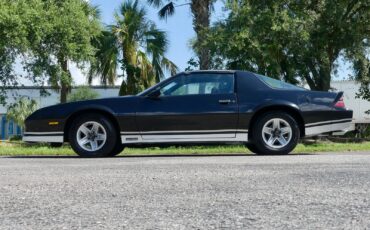 Chevrolet-Camaro-1983-Coupe-11
