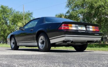 Chevrolet-Camaro-1983-Coupe-14