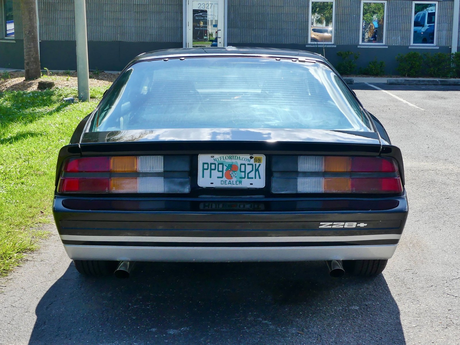 Chevrolet-Camaro-1983-Coupe-15