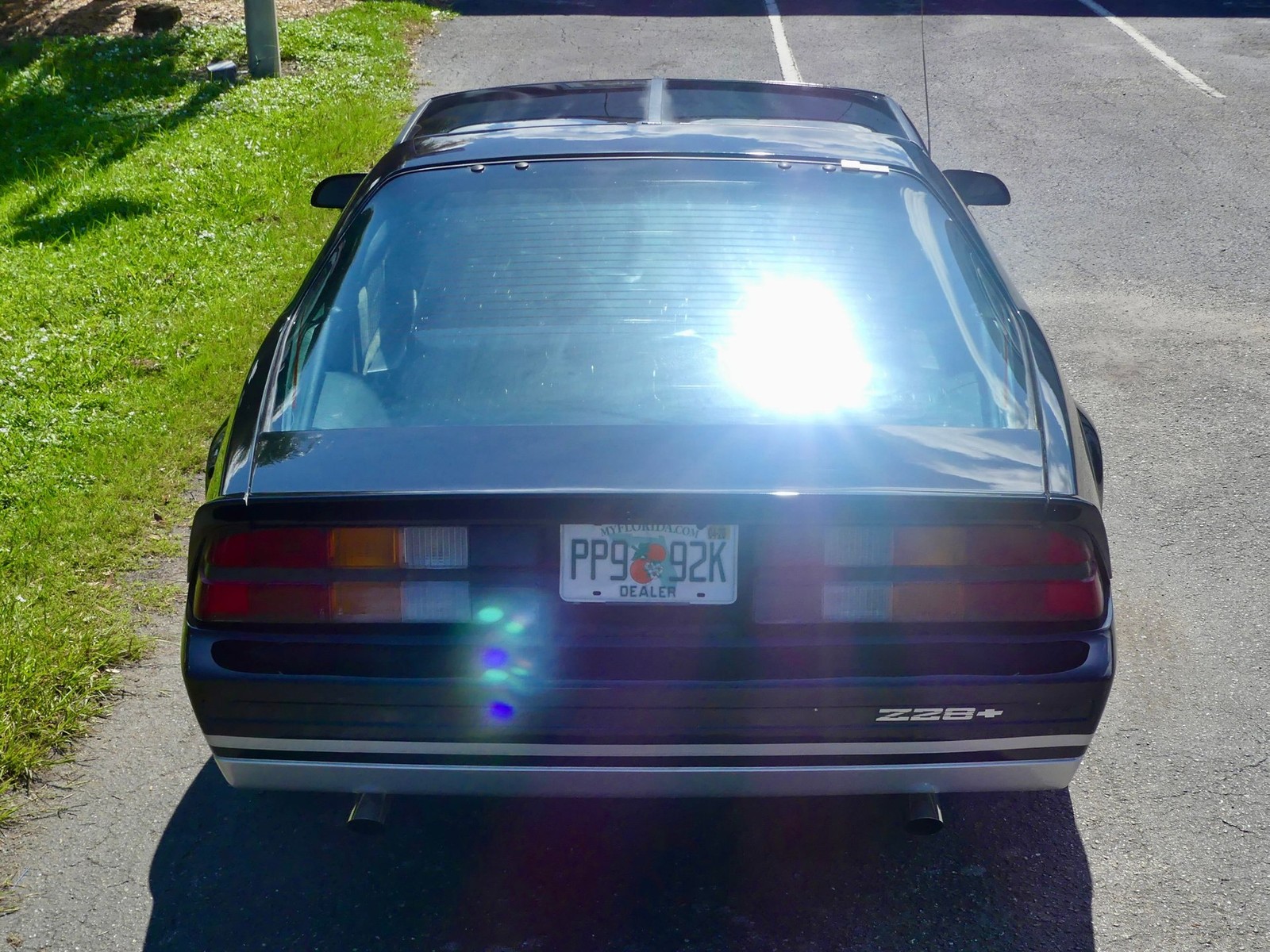 Chevrolet-Camaro-1983-Coupe-16
