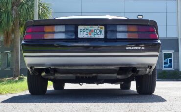 Chevrolet-Camaro-1983-Coupe-17