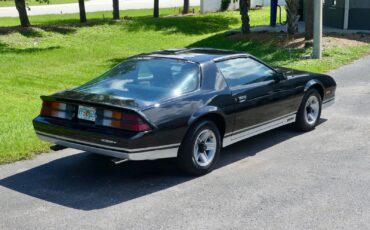 Chevrolet-Camaro-1983-Coupe-19