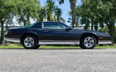 Chevrolet-Camaro-1983-Coupe-22