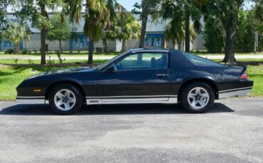 Chevrolet-Camaro-1983-Coupe-9