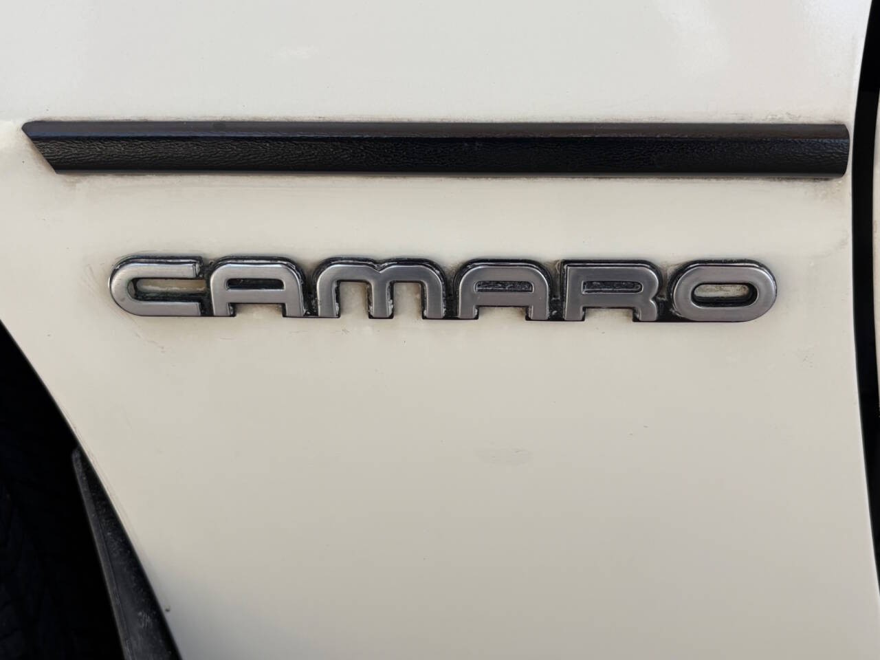 Chevrolet-Camaro-1985-Hatchback-19