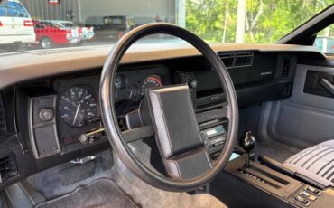 Chevrolet-Camaro-1985-Hatchback-21