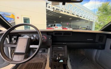 Chevrolet-Camaro-1985-Hatchback-25