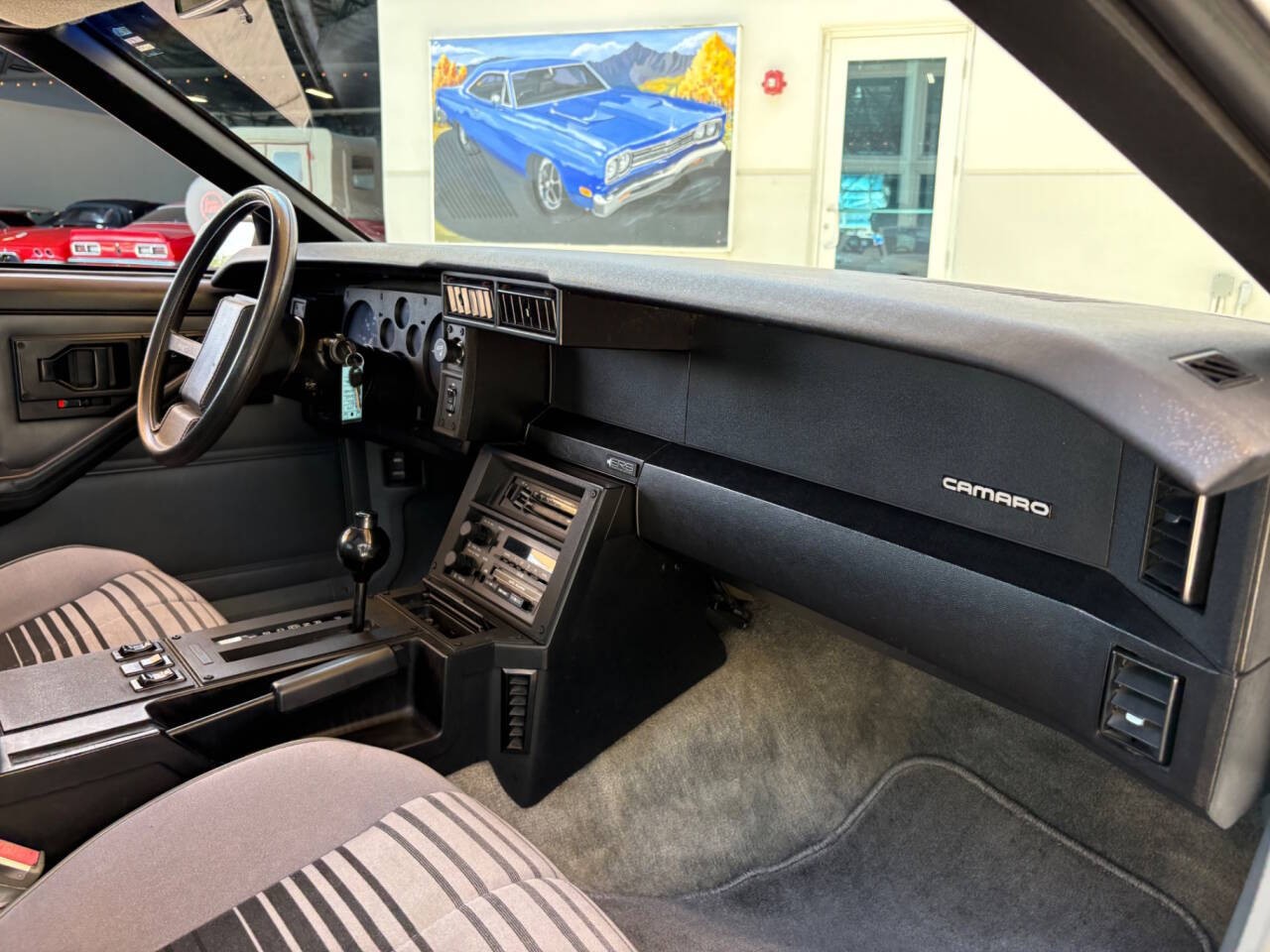 Chevrolet-Camaro-1985-Hatchback-27