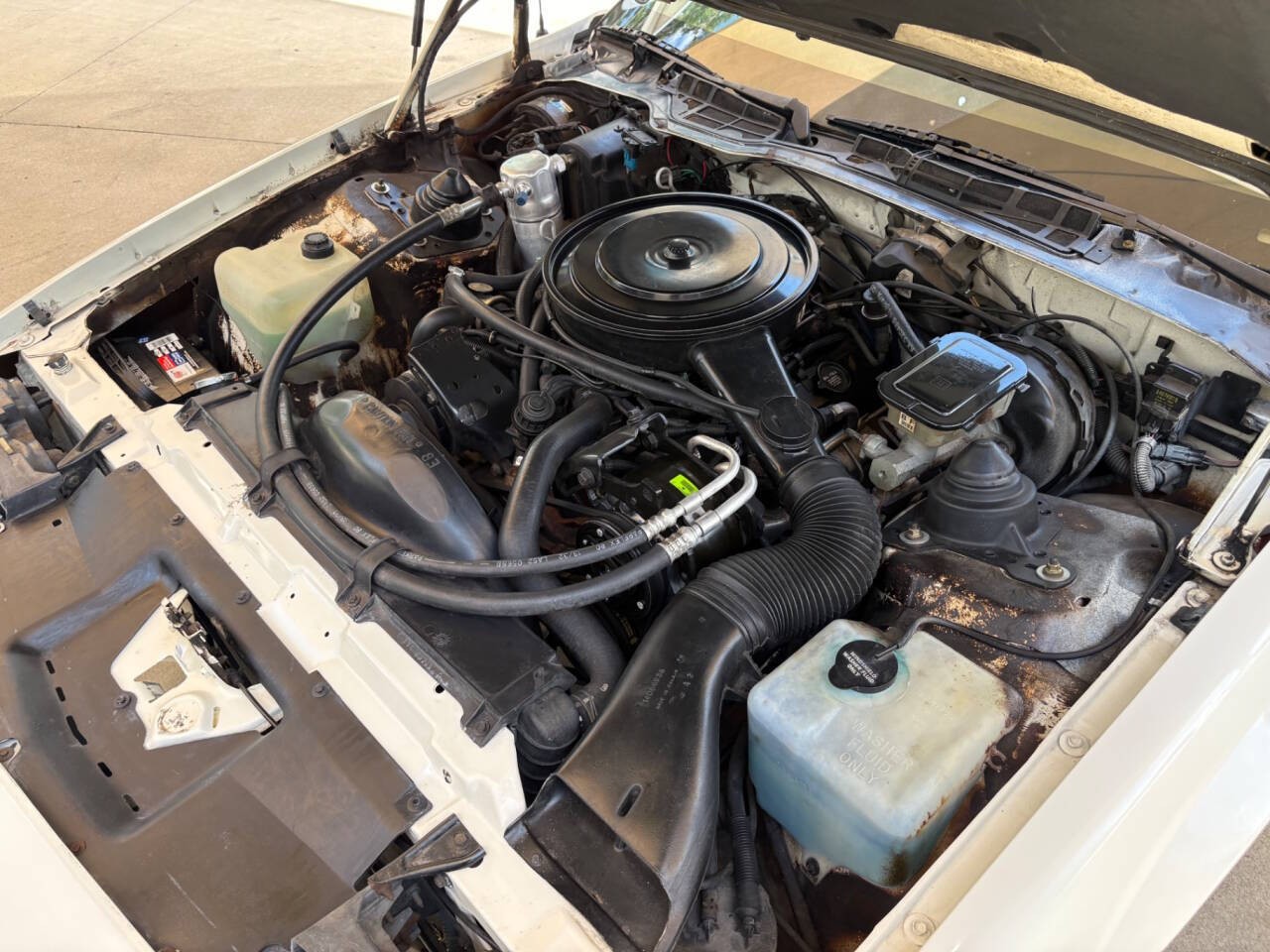 Chevrolet-Camaro-1985-Hatchback-36