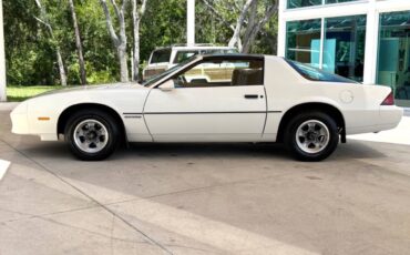Chevrolet-Camaro-1985-Hatchback-8