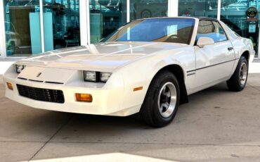Chevrolet-Camaro-1985-Hatchback-9