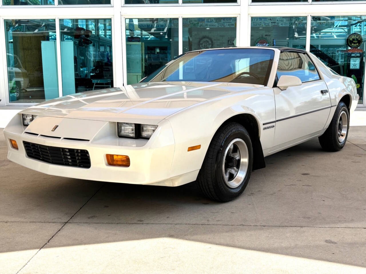 Chevrolet-Camaro-1985-Hatchback-9