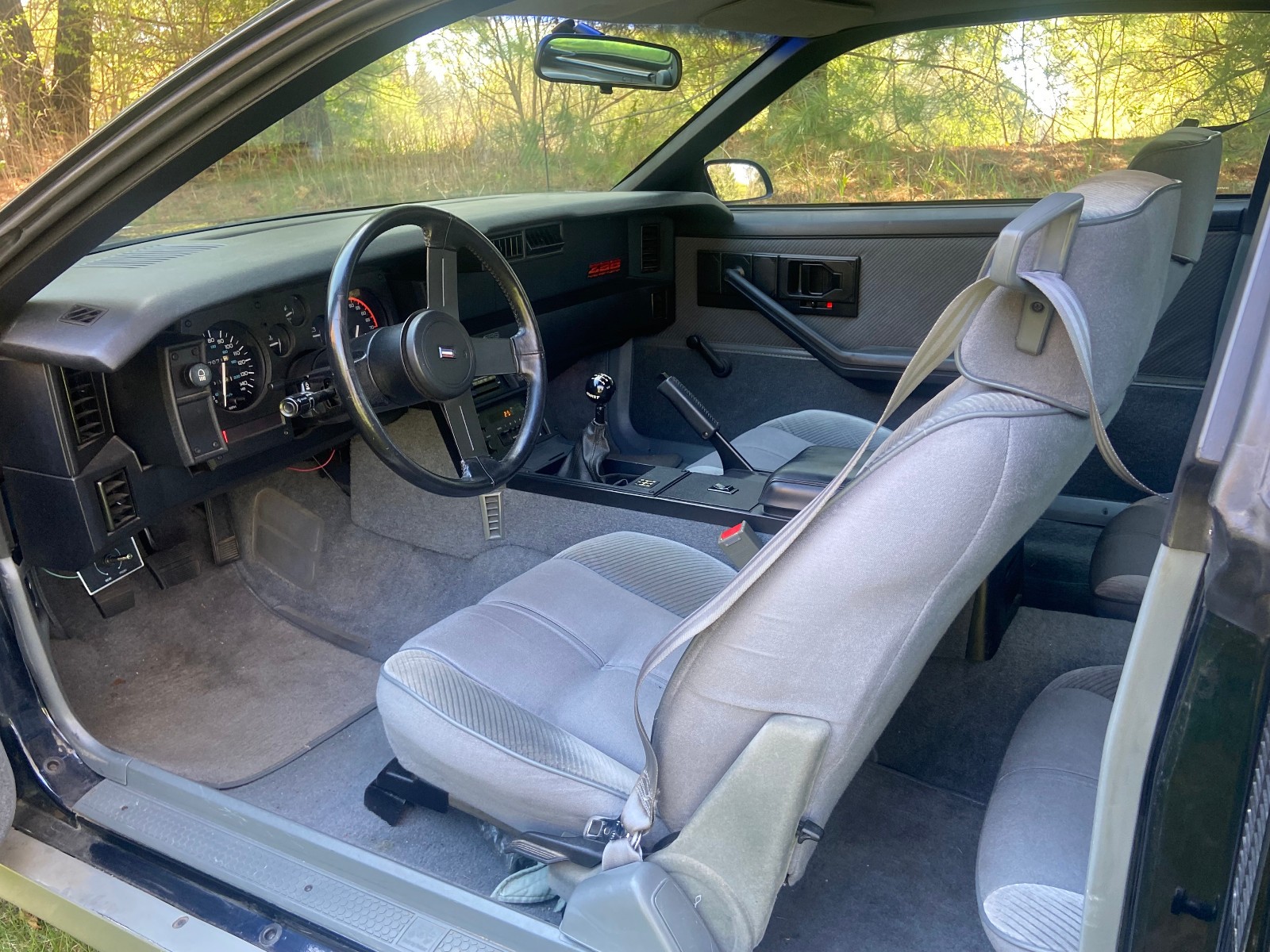 Chevrolet-Camaro-1986-Coupe-11