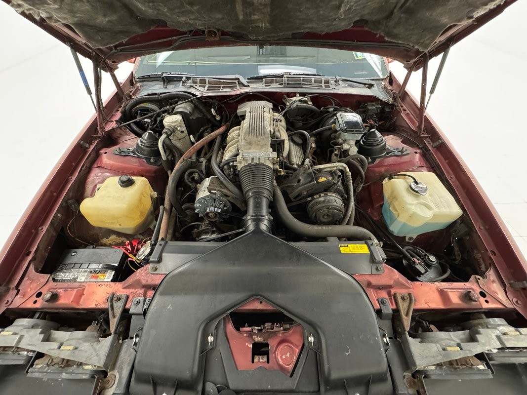 Chevrolet-Camaro-1986-Coupe-23