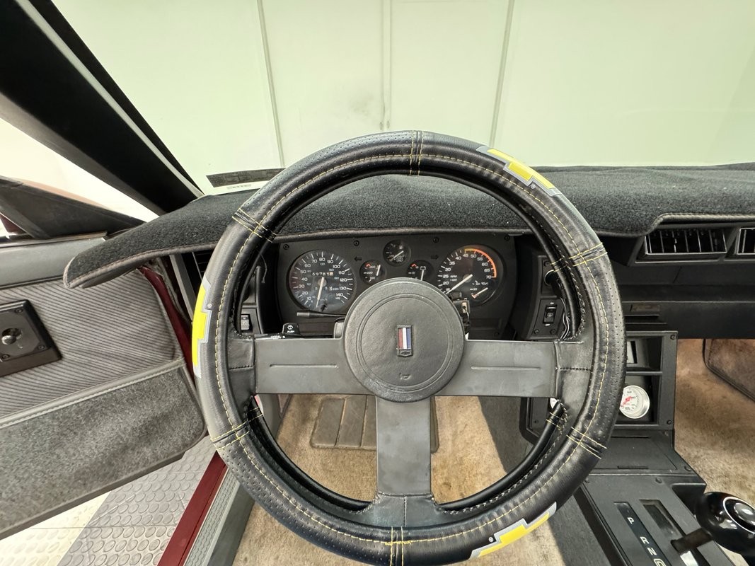 Chevrolet-Camaro-1986-Coupe-37