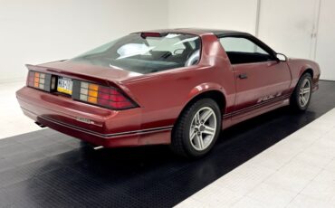 Chevrolet-Camaro-1986-Flame-Red-Metallic-Gray-19
