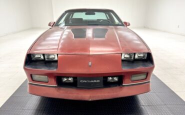 Chevrolet-Camaro-1986-Flame-Red-Metallic-Gray-22
