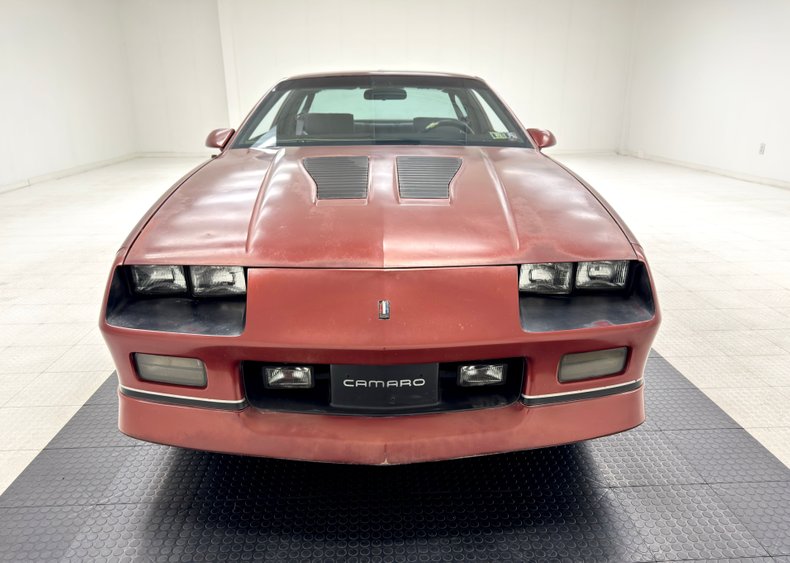 Chevrolet-Camaro-1986-Flame-Red-Metallic-Gray-22