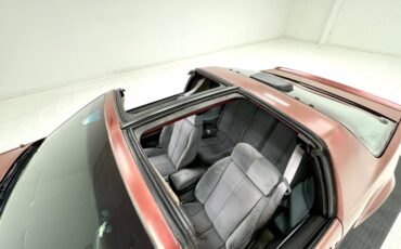 Chevrolet-Camaro-1986-Flame-Red-Metallic-Gray-27