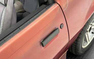 Chevrolet-Camaro-1986-Flame-Red-Metallic-Gray-28