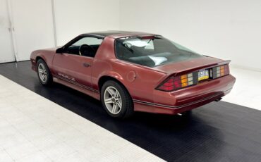 Chevrolet-Camaro-1986-Flame-Red-Metallic-Gray-3