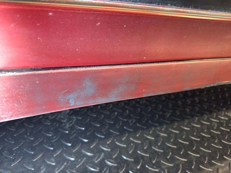 Chevrolet-Camaro-1986-Flame-Red-Metallic-Gray-31