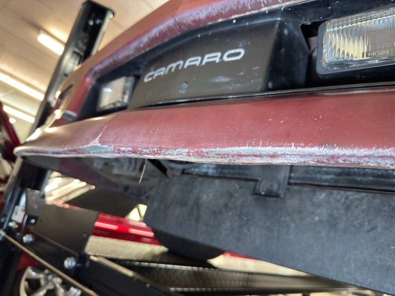 Chevrolet-Camaro-1986-Flame-Red-Metallic-Gray-33