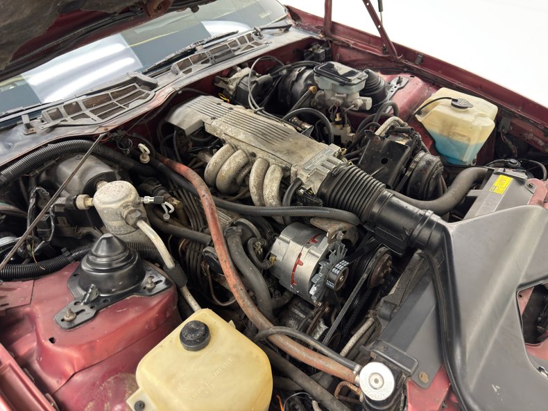 Chevrolet-Camaro-1986-Flame-Red-Metallic-Gray-36