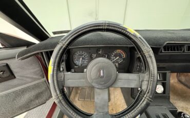 Chevrolet-Camaro-1986-Flame-Red-Metallic-Gray-6