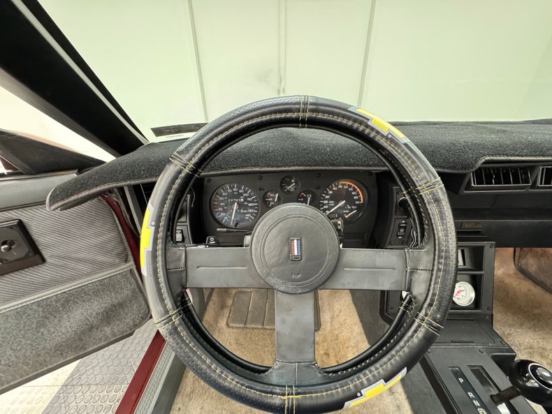 Chevrolet-Camaro-1986-Flame-Red-Metallic-Gray-6